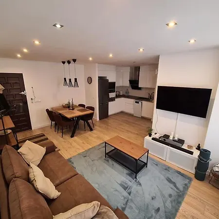 New Alexandra Apartment, 2 Min 40 Sec From Beach Apartment